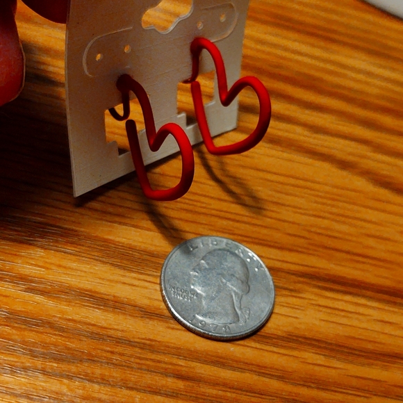 Clip Earrings - Red Hearts - Very Cute - Picture 3 of 4